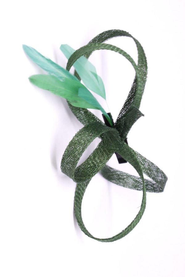 zielony fascynator sinamay do włosów ozdoba pióra