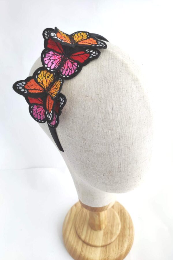 opaska z kolorowych motyli dla dziecka